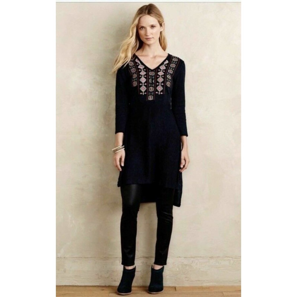 NWT Akemi + Kin Anthropologie Navy Blue Embroidered Split Hi Lo Knit Tunic Sz M